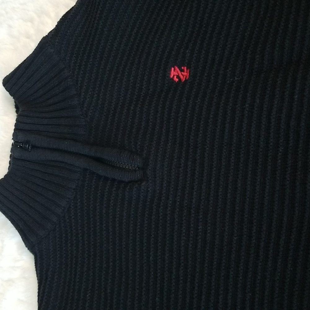 IZOD SWEATER